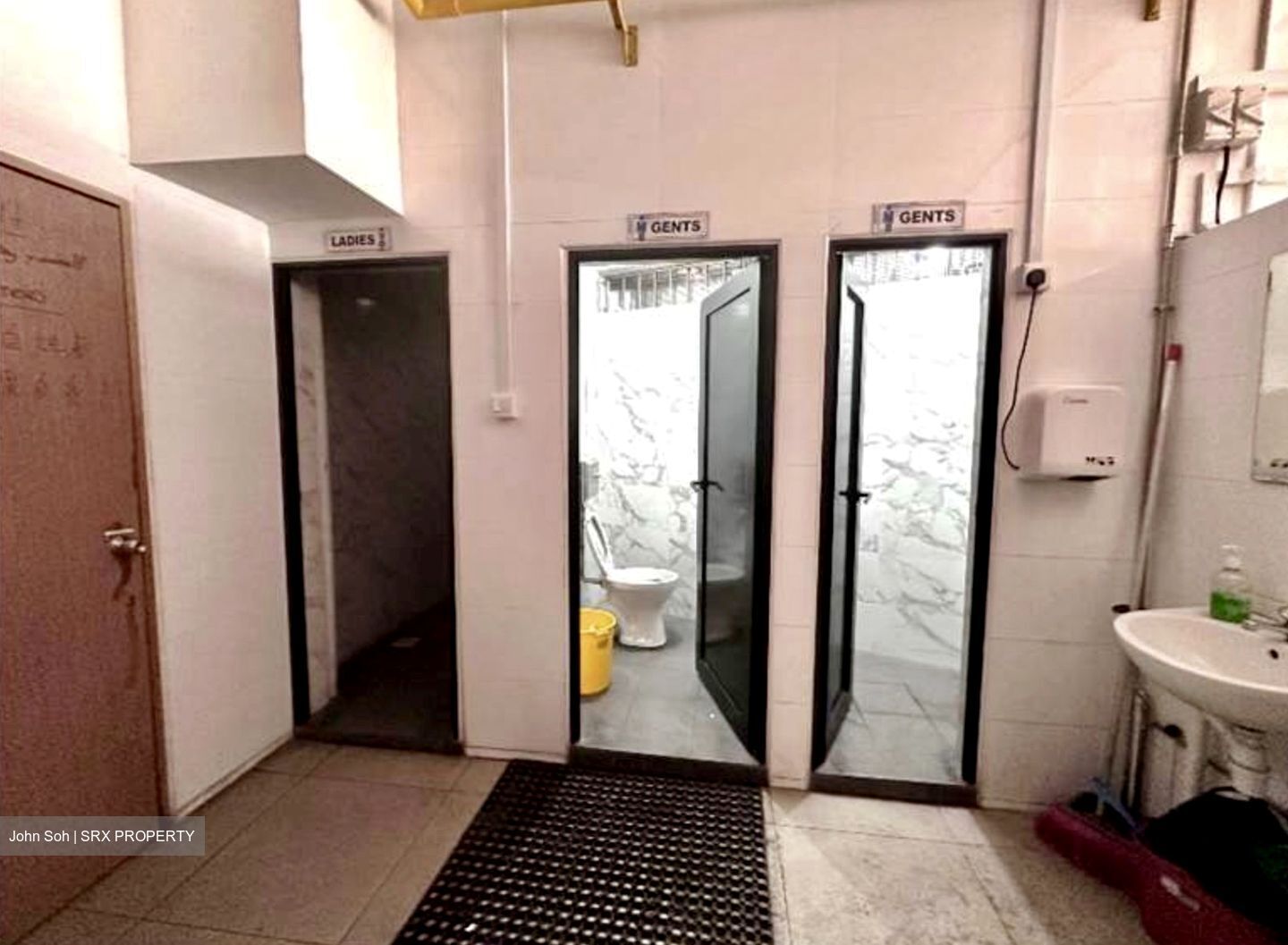 Upper Paya Lebar Road (D19), Retail #554643491